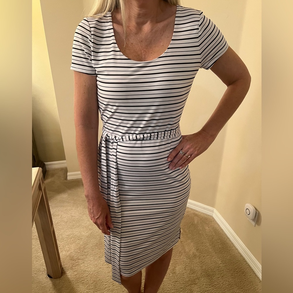 WHBM NWT White and Black Dress Never Worn